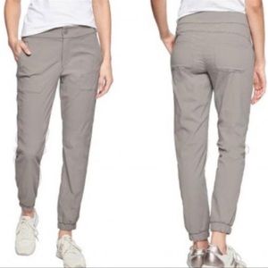 Athleta Trekkie 2.0 Jogger Cinched Elastic Ankle - Utility  Athleisure Size 6
